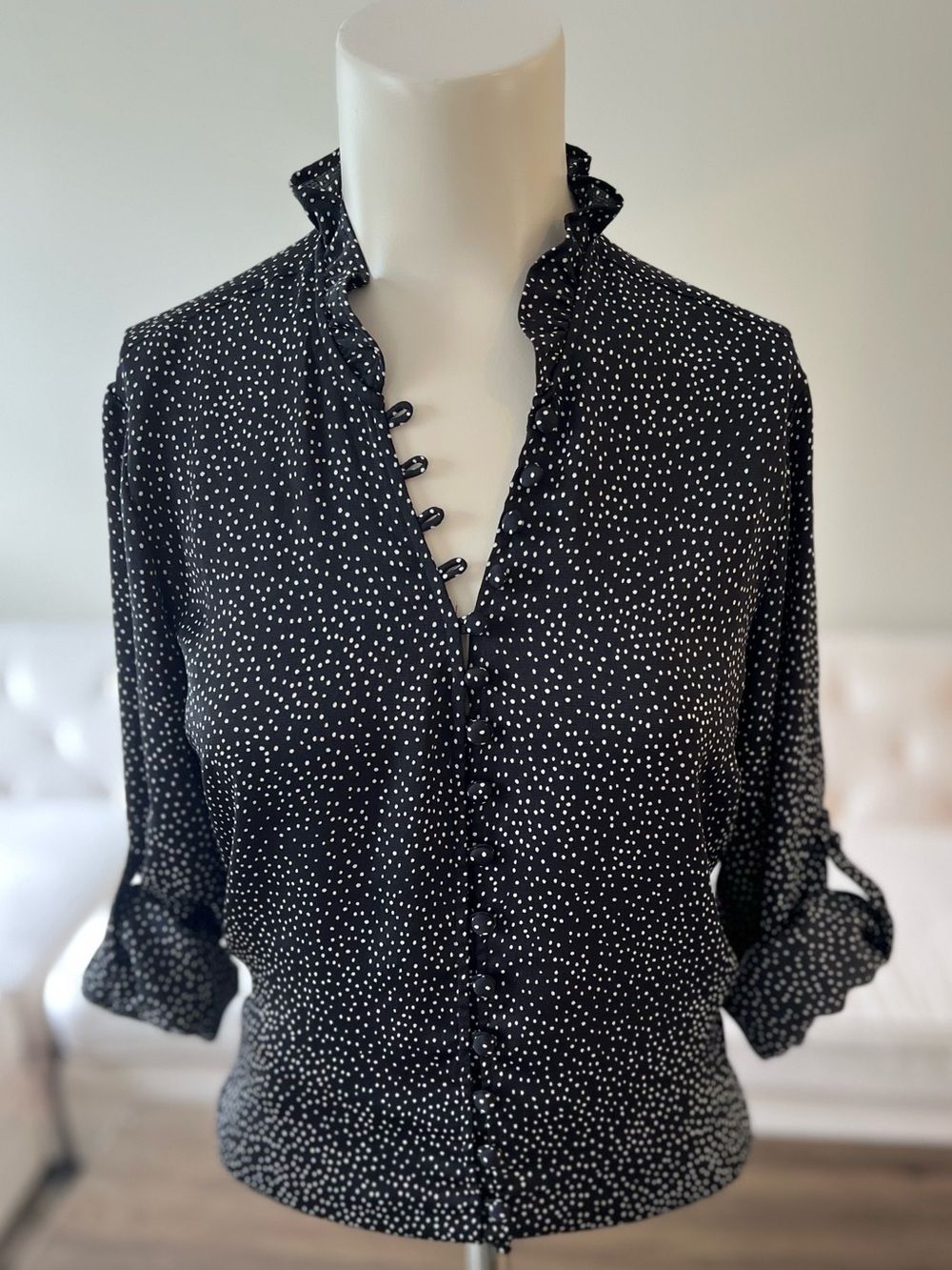 Classic Express Portofino Slim Fit Blouse Black White Polka Dot Ruffle Neck